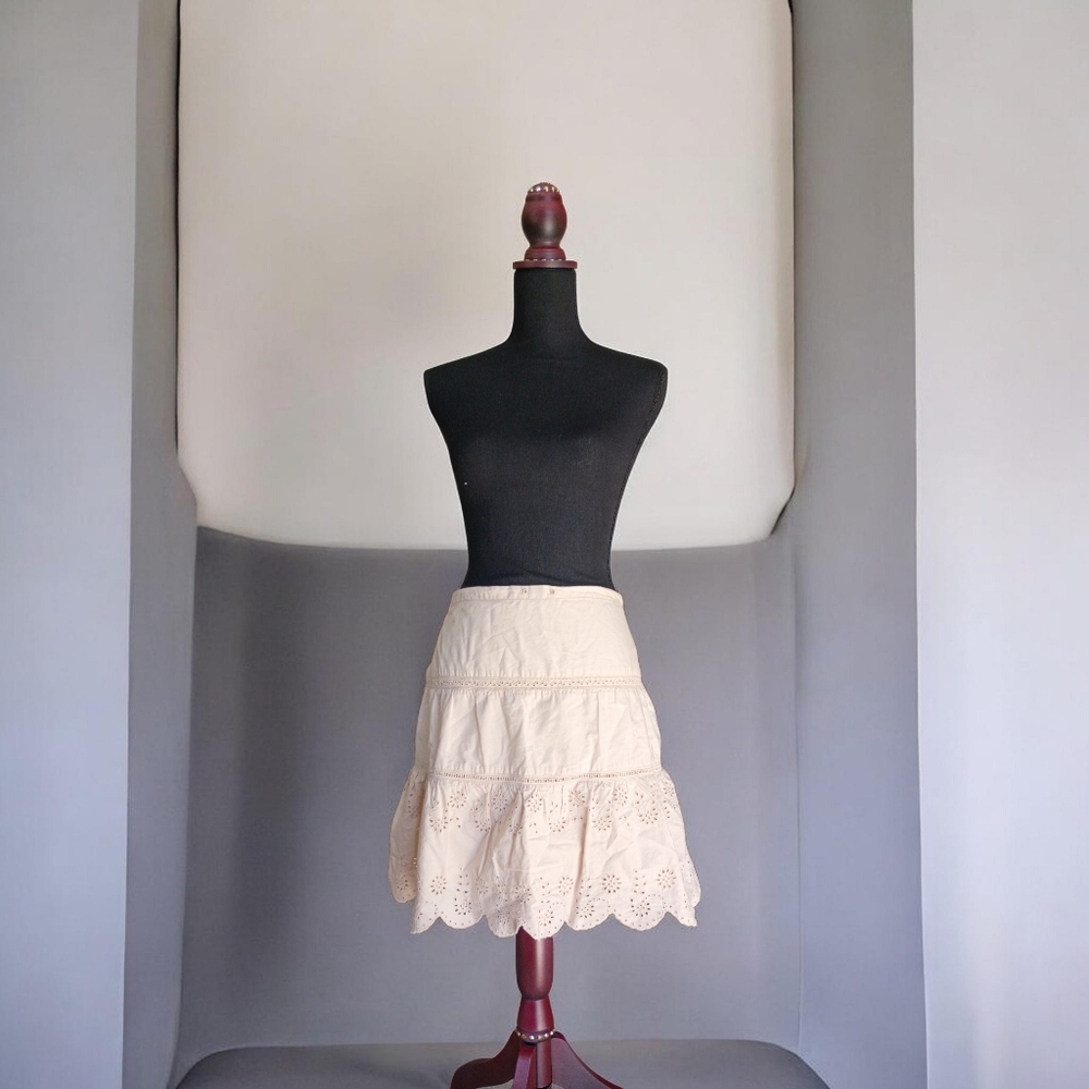 American Eagle Outfitters Elegant Cream Eyelet Skirt. Flowy Elegant.
